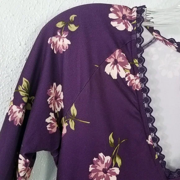 Purple Bell Sleeve Crochet Trimmed Blouse - Picture 3 of 8